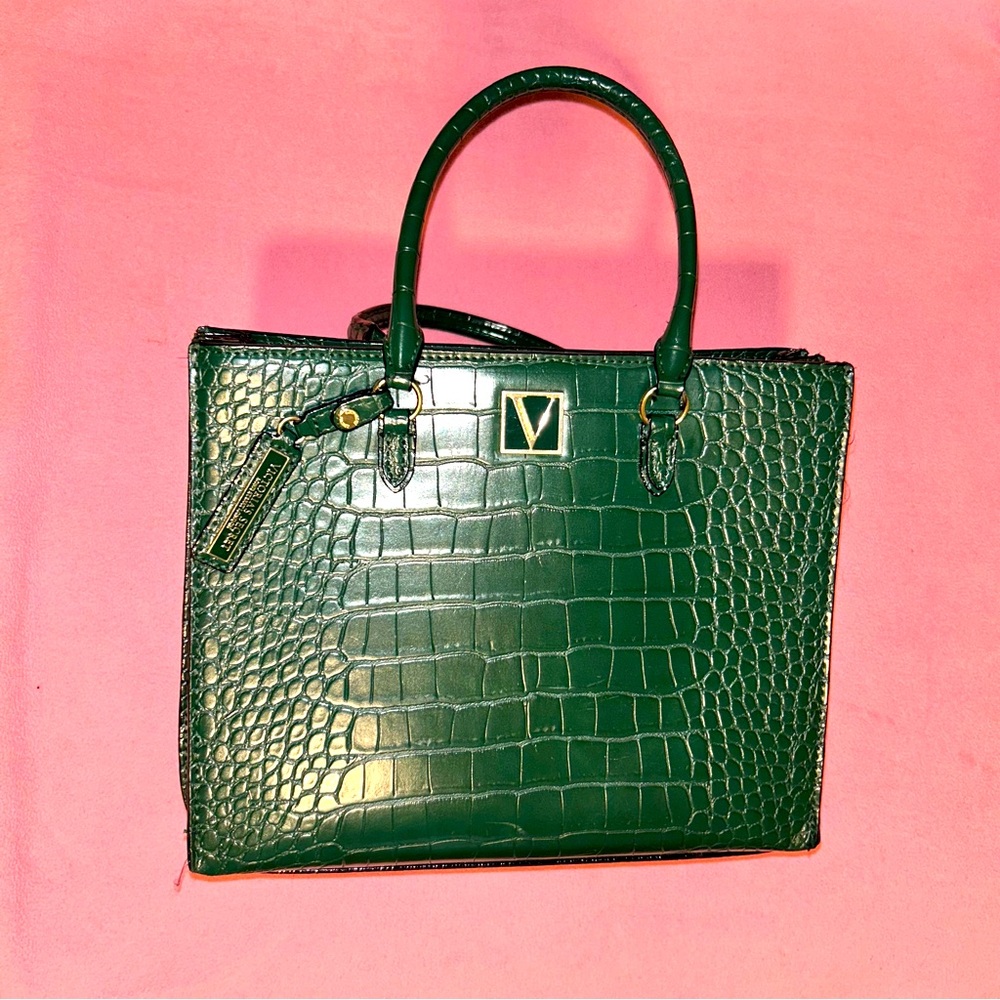 Luxurious Green Crocodile-Embossed Tote Bag